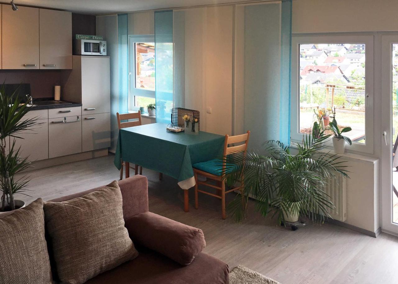 Ferienwohnung Im Paradies Momlingen 外观 照片